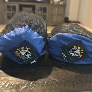 Brand new Eddie Bauer men’s extra large windbreaker jacket with pants sackable.